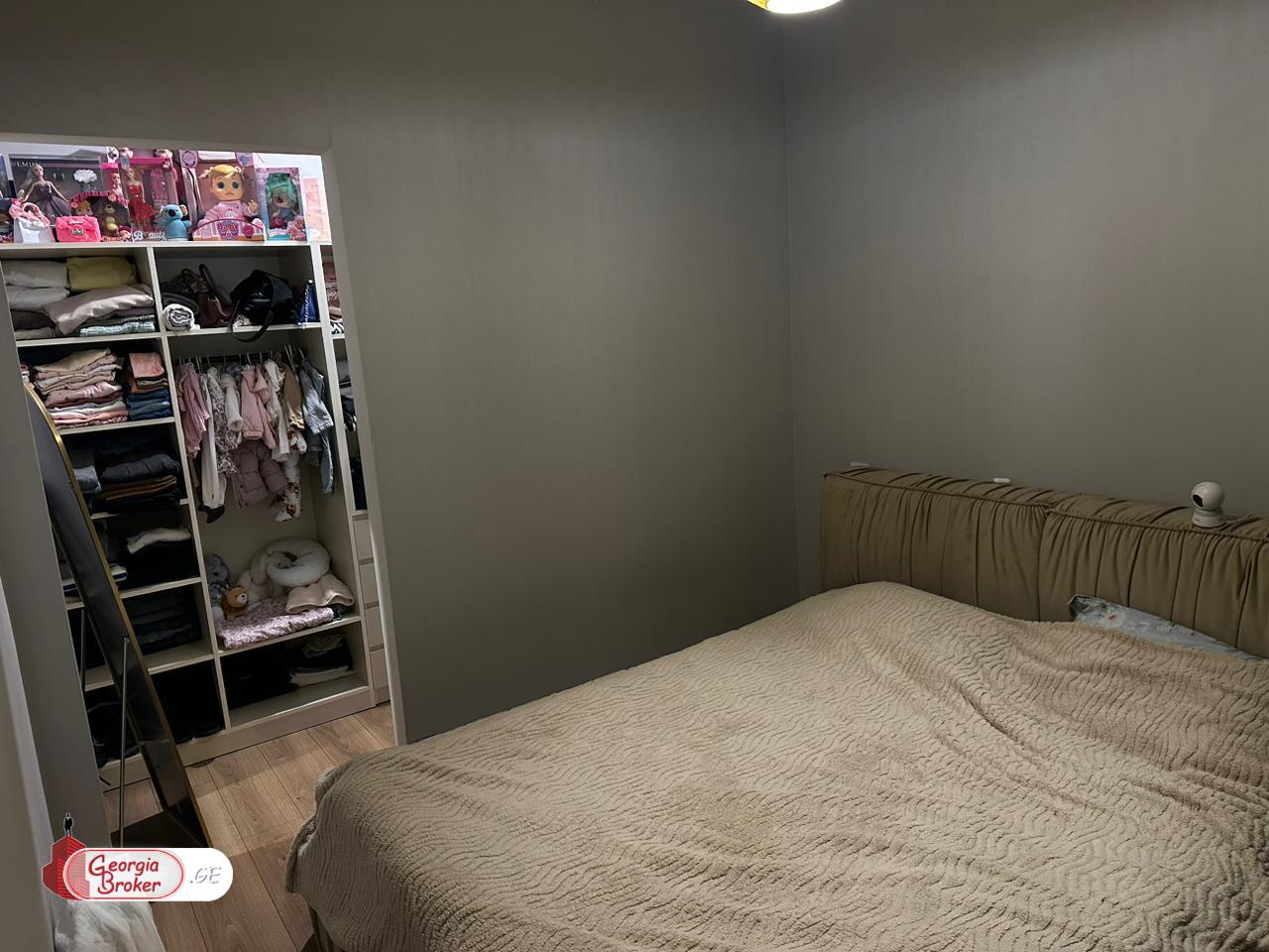 продается квартира с новым ремонтом 3-комнаты